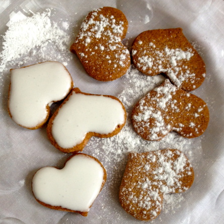 Au choix, biscuits saupoudrés de sucre glace et biscuits glacés